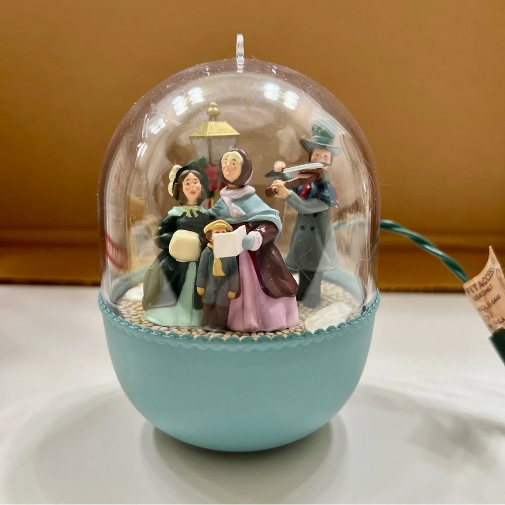 1989 Hallmark Keepsake Magic Joyous‎ Carolers Light Motion Music Ornament